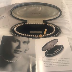 Grace de Monaco Mikimoto Pearl necklace